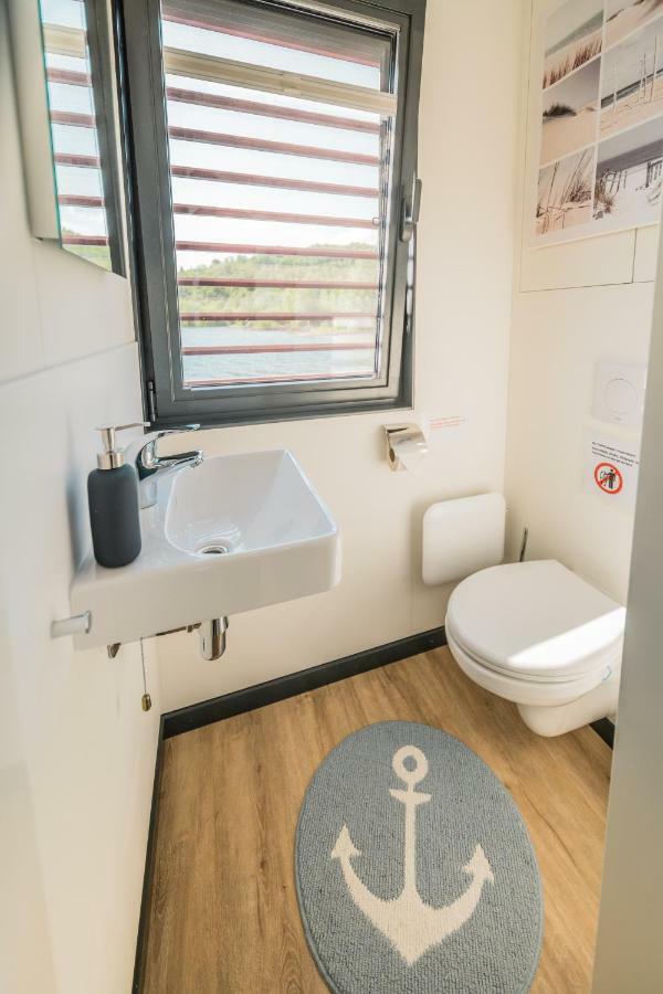 Hausboote Und Ferienhaeuser Marina Muecheln Mucheln Exteriér fotografie