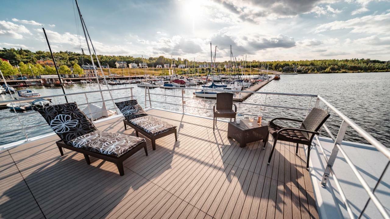 Hausboote Und Ferienhaeuser Marina Muecheln Mucheln Exteriér fotografie