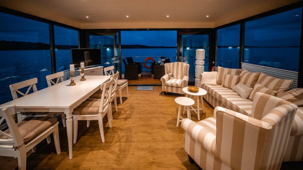 Hausboote Und Ferienhaeuser Marina Muecheln Mucheln Exteriér fotografie