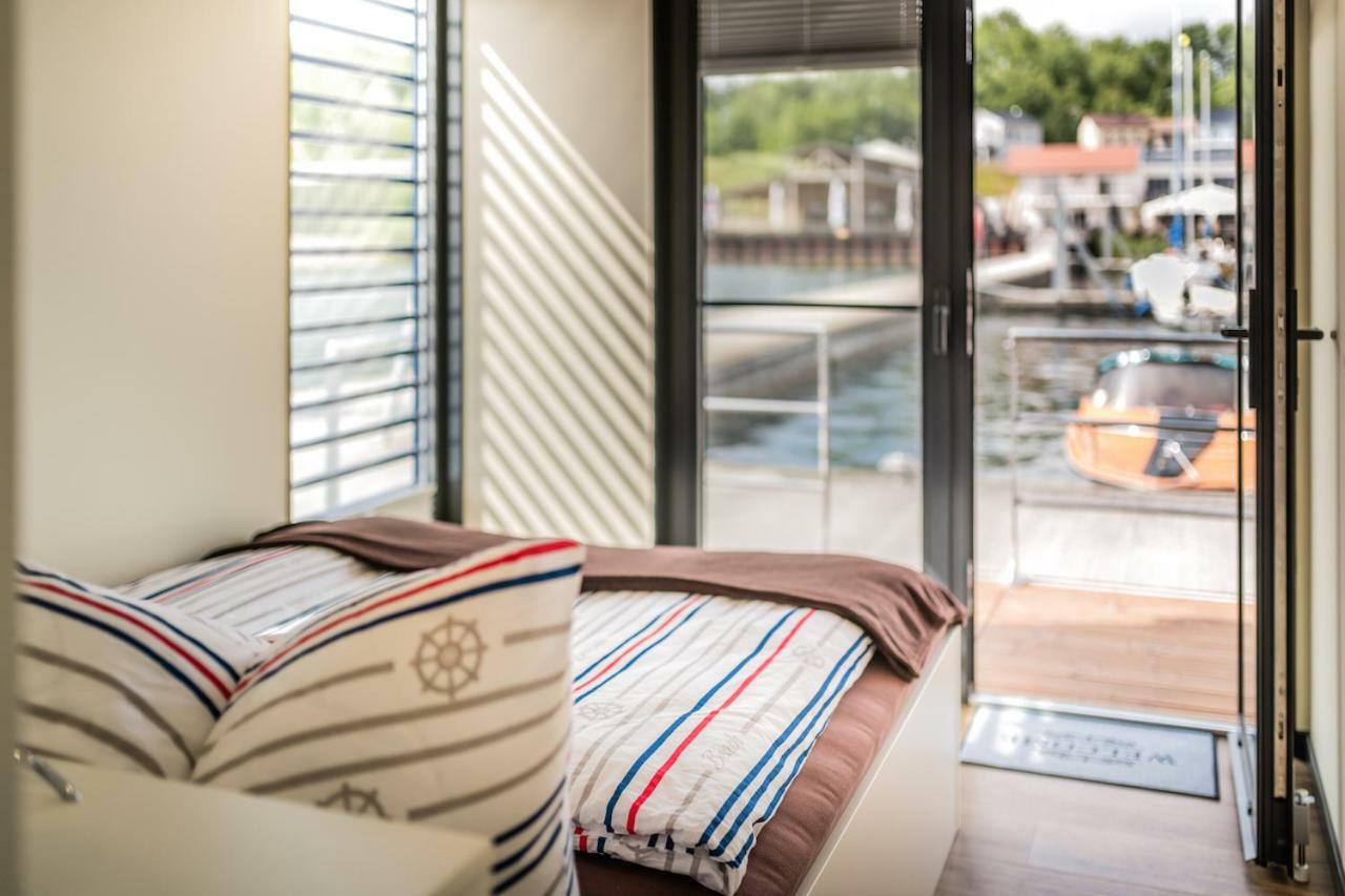 Hausboote Und Ferienhaeuser Marina Muecheln Mucheln Exteriér fotografie