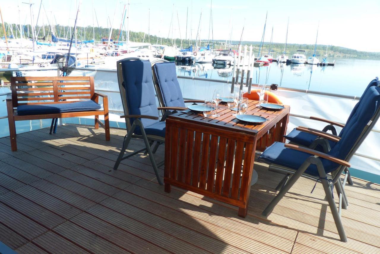 Hausboote Und Ferienhaeuser Marina Muecheln Mucheln Exteriér fotografie
