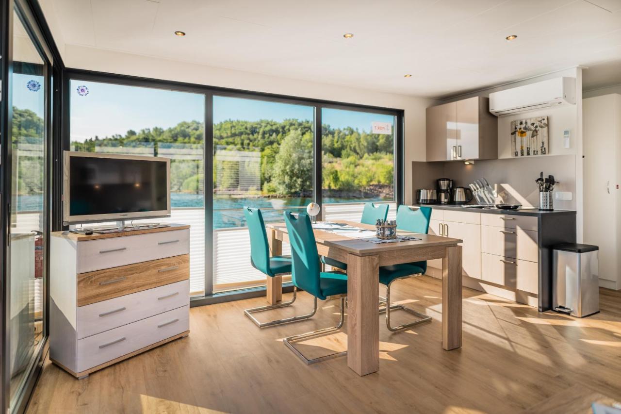 Hausboote Und Ferienhaeuser Marina Muecheln Mucheln Exteriér fotografie
