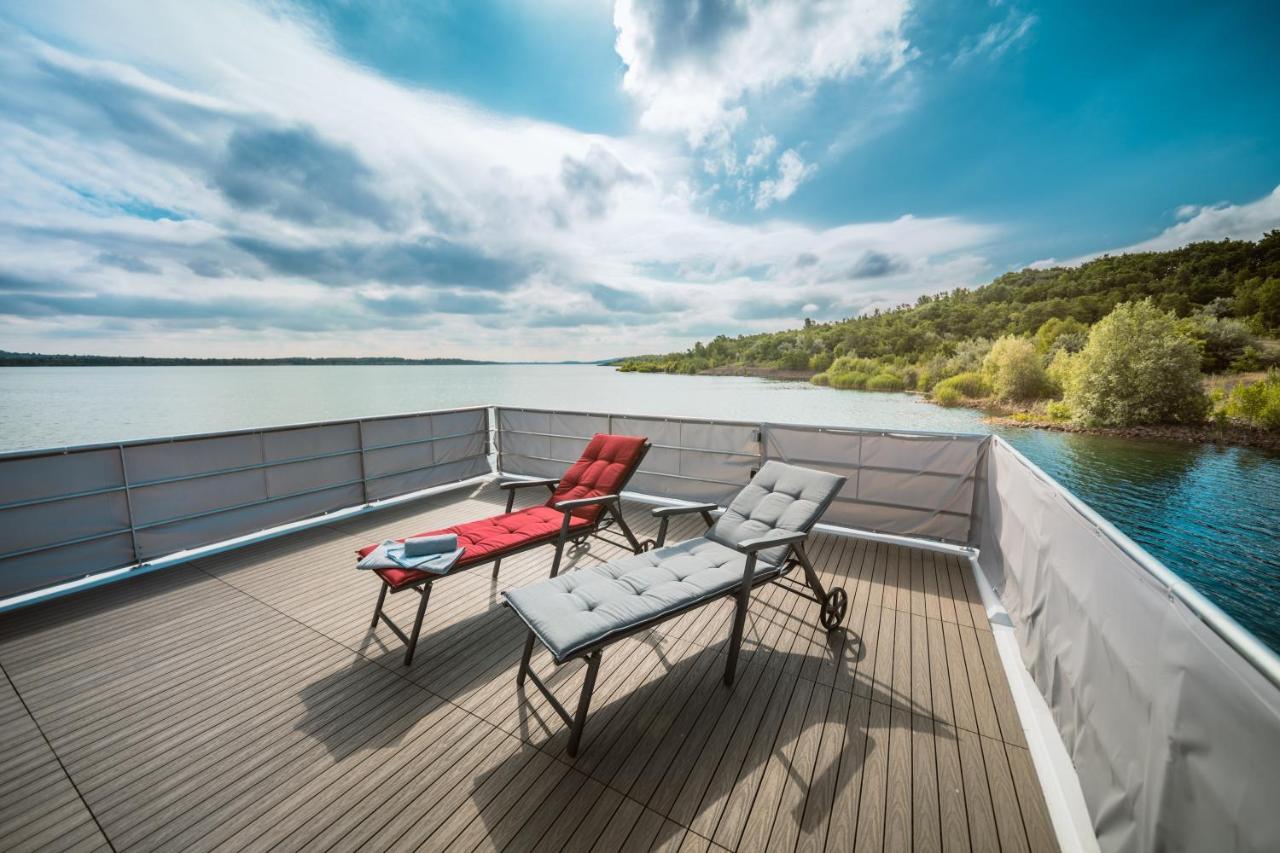 Hausboote Und Ferienhaeuser Marina Muecheln Mucheln Exteriér fotografie